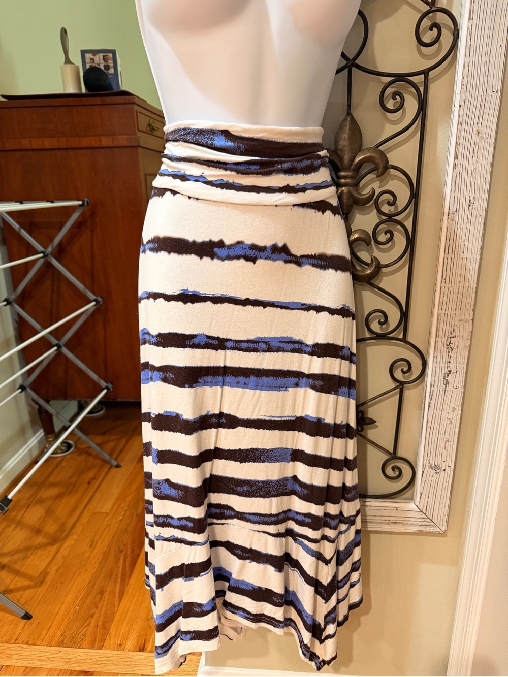 Women’s Cream, Charcoal, & Blue Striped Stretchy Midi Skirt